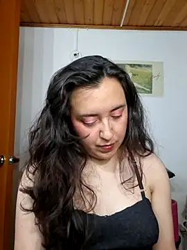 Snapshot of Emi_chik chatting on June 26, 2026, 4:40 am Emi chik online show from June 26, 2026, 4:40 am
