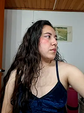 Snapshot of Emi_chik chatting on March 25, 2026, 11:31 am Emi chik online show from March 25, 2026, 11:31 am