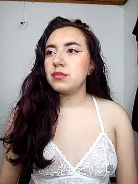 Snapshot of Emi_chik chatting on January 4, 2025, 11:00 am Emi chik online show from January 4, 2025, 11:00 am