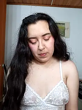 Emi chik online show from November 23, 2025, 10:25 am