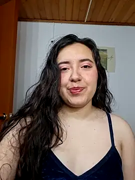 Snapshot of Emi_chik chatting on March 11, 2026, 11:37 am Emi chik online show from March 11, 2026, 11:37 am