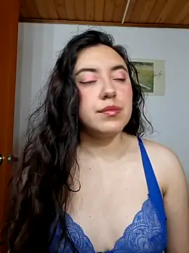 Snapshot of Emi_chik chatting on March 14, 2026, 11:38 am Emi chik online show from March 14, 2026, 11:38 am