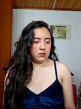 Snapshot of Emi_chik chatting on April 8, 2026, 11:12 am Emi chik online show from April 8, 2026, 11:12 am