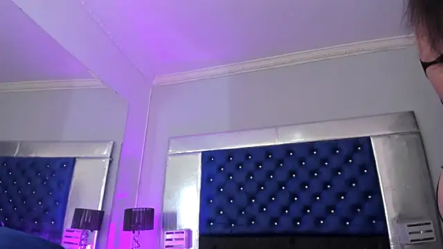 Snapshot of Eyleen_Santos chatting on December 17, 2025, 7:52 pm Eyleen Santos online show from December 17, 2025, 7:52 pm