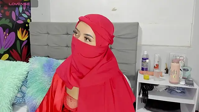 Snapshot of Sweet_hot_mia chatting on February 14, 2025, 7:44 pm Sweet hot mia online show from February 14, 2025, 7:44 pm