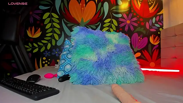 Snapshot of Sweet_hot_mia chatting on February 15, 2025, 7:39 pm Sweet hot mia online show from February 15, 2025, 7:39 pm