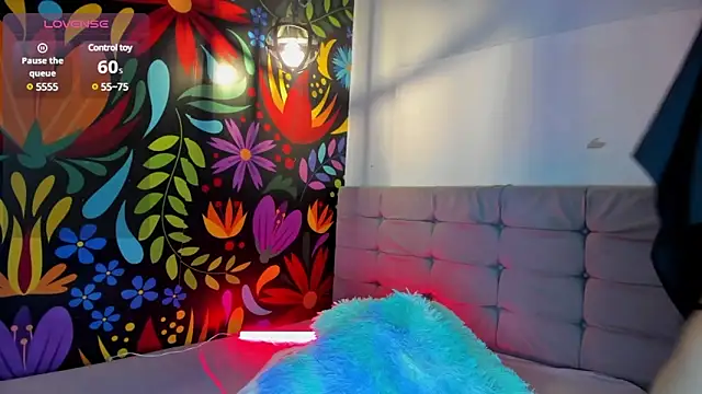 Snapshot of Sweet_hot_mia chatting on February 16, 2025, 7:49 pm Sweet hot mia online show from February 16, 2025, 7:49 pm