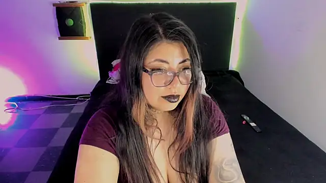 Snapshot of devilfoxtwo chatting on February 12, 2025, 7:45 pm devilfoxtwo online show from February 12, 2025, 7:45 pm