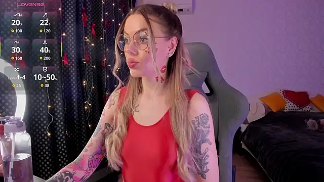 Marta May  online show from February 14, 2026, 10:04 am