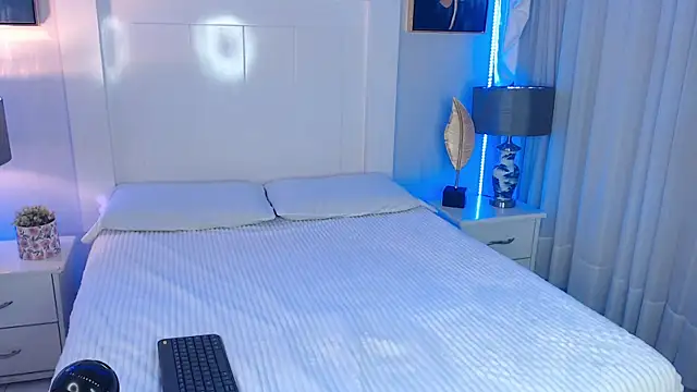 Ivyy Crystal online show from April 4, 2026, 12:23 pm