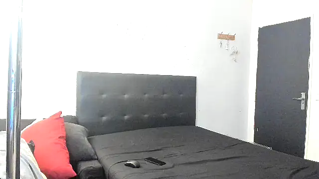 SlutyMaya4k online show from December 6, 2024, 7:04 am