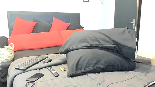 SlutyMaya4k online show from December 12, 2024, 6:53 pm