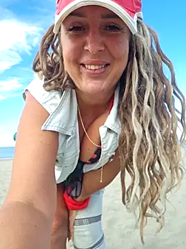 Snapshot of MariaRichi_ chatting on September 26, 2025, 7:37 am MariaRichi online show from September 26, 2025, 7:37 am