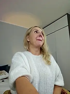 Snapshot of MariaRichi_ chatting on January 17, 2026, 7:50 pm MariaRichi online show from January 17, 2026, 7:50 pm