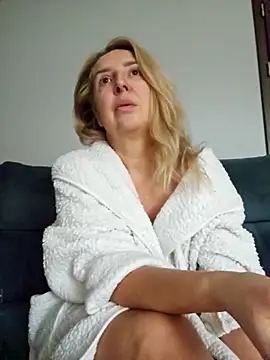 Snapshot of MariaRichi_ chatting on February 6, 2026, 7:59 am MariaRichi online show from February 6, 2026, 7:59 am