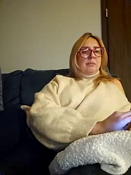 Snapshot of MariaRichi_ chatting on February 11, 2026, 7:47 pm MariaRichi online show from February 11, 2026, 7:47 pm