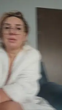 Snapshot of MariaRichi_ chatting on February 20, 2026, 7:32 am MariaRichi online show from February 20, 2026, 7:32 am