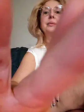 Snapshot of MariaRichi_ chatting on April 10, 2026, 7:37 am MariaRichi online show from April 10, 2026, 7:37 am