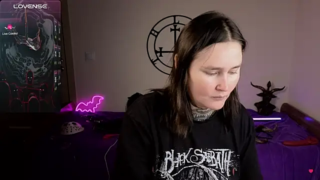 Emmybrightj  online show from December 19, 2025, 1:09 am