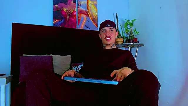 HannibalLester online show from December 15, 2025, 12:11 pm