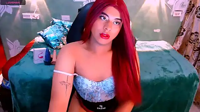 Snapshot of Emili_Roux chatting on March 3, 2025, 9:05 pm Emili Roux online show from March 3, 2025, 9:05 pm
