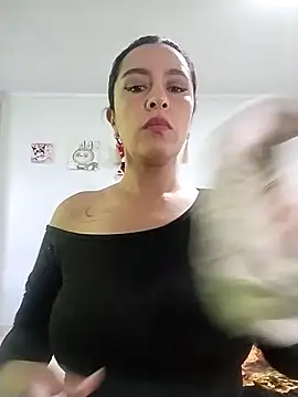 hailey85 online show from February 18, 2026, 8:05 pm