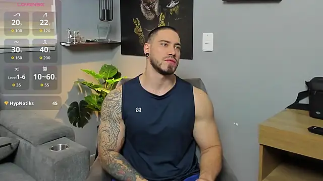 Giorgio-Leone online show from November 28, 2025, 6:19 pm