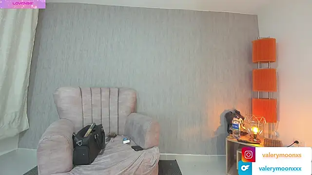 Valery Evaans online show from October 10, 2025, 3:18 am