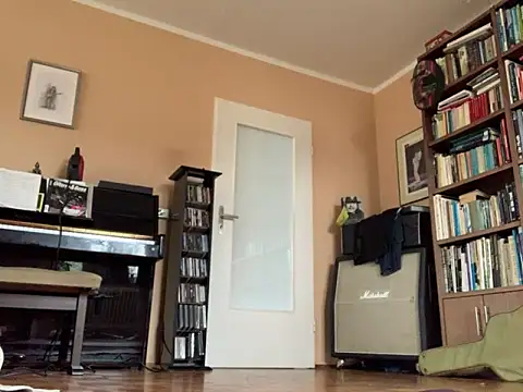 Bula94193 online show from November 7, 2025, 9:47 am