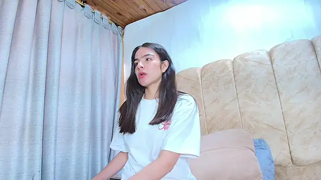 Snapshot of dafne_queenn chatting on February 21, 2026, 1:13 pm dafne queenn online show from February 21, 2026, 1:13 pm