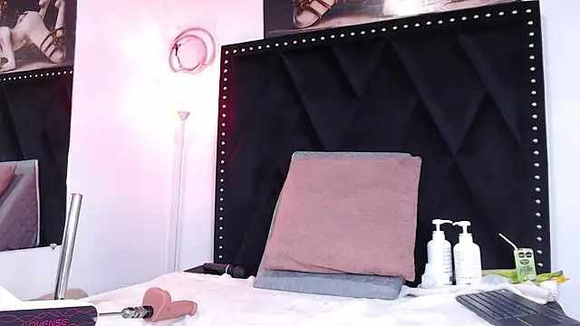 Snapshot of dafne_queenn chatting on February 15, 2025, 4:01 pm dafne queenn online show from February 15, 2025, 4:01 pm