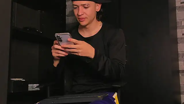 Dimitri higth420 online show from November 25, 2025, 2:06 pm