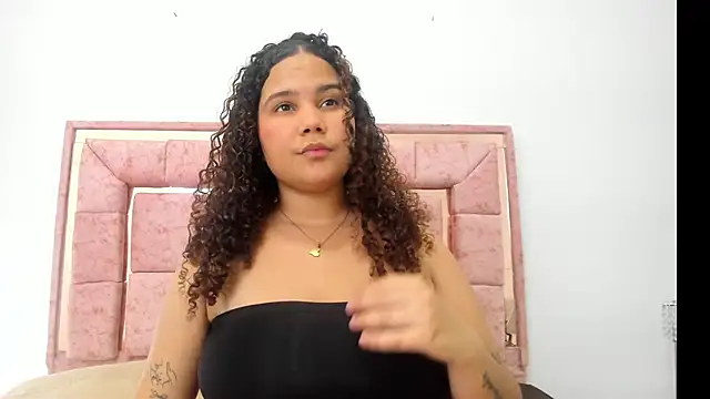 zoee lovv online show from February 27, 2025, 6:57 am