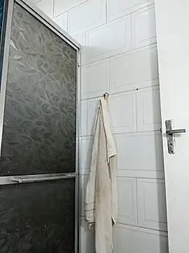 annybarros21 online show from October 6, 2025, 12:39 pm