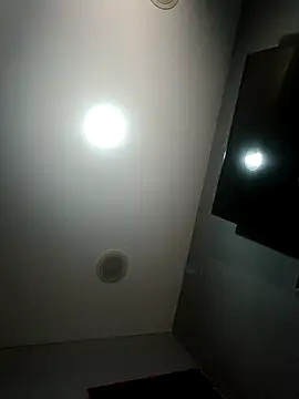 annybarros21 online show from October 1, 2025, 2:32 pm