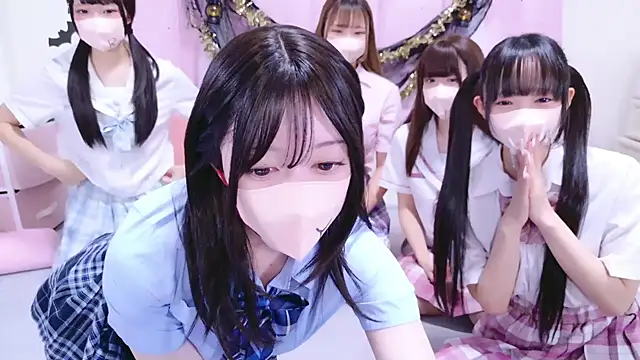 Yurie  online show from November 2, 2025, 1:16 pm