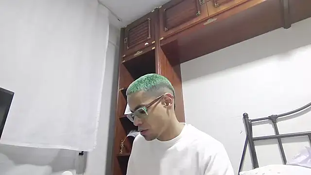 Snapshot of dilanhorny_486 chatting on December 13, 2024, 5:43 pm dilanhorny 486 online show from December 13, 2024, 5:43 pm