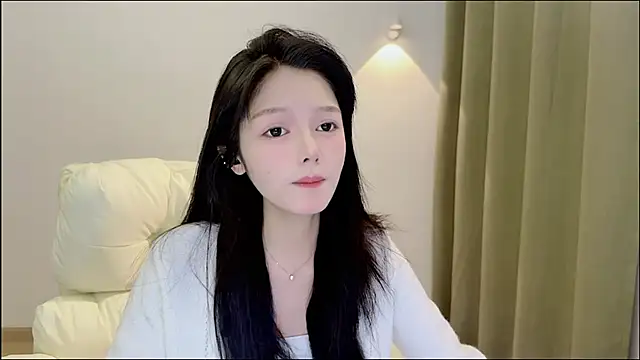 xiaodaibabyy online show from November 15, 2025, 7:12 am