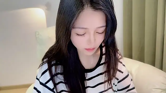 xiaodaibabyy online show from February 21, 2026, 2:41 pm