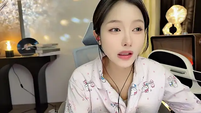 Snapshot of xiaodaibabyy chatting on February 19, 2025, 4:33 pm xiaodaibabyy online show from February 19, 2025, 4:33 pm