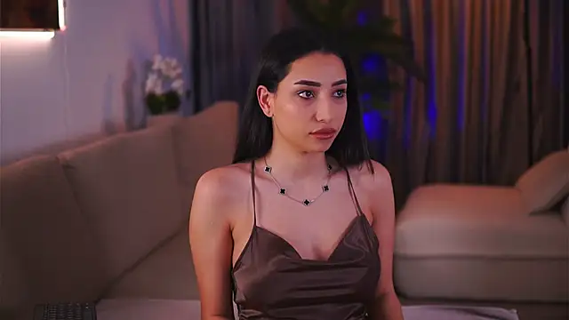 GinaValentinna online show from March 13, 2025, 8:11 pm