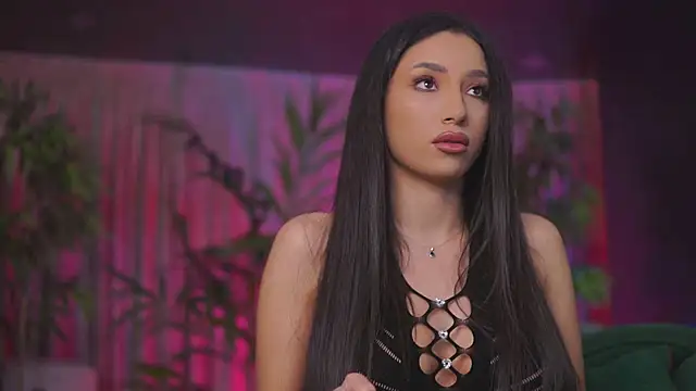 Snapshot of GinaValentinna chatting on February 17, 2026, 7:44 pm GinaValentinna online show from February 17, 2026, 7:44 pm