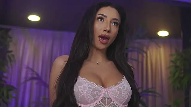 GinaValentinna online show from April 5, 2026, 7:53 pm