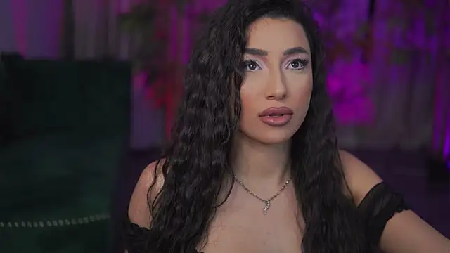 GinaValentinna online show from November 6, 2025, 8:02 pm