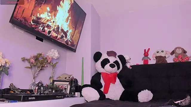 Carlasxdreams online show from April 5, 2026, 3:46 am