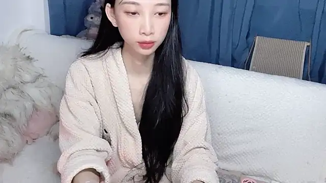 Lili-2 online show from November 22, 2025, 3:33 pm