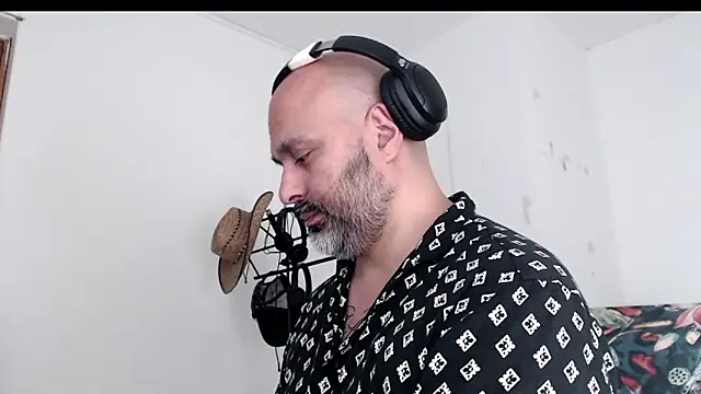 Snapshot of Gabriel_Harmant chatting on January 8, 2026, 6:25 pm Gabriel Harmant online show from January 8, 2026, 6:25 pm