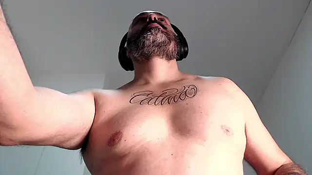 Snapshot of Gabriel_Harmant chatting on December 28, 2024, 6:17 am Gabriel Harmant online show from December 28, 2024, 6:17 am