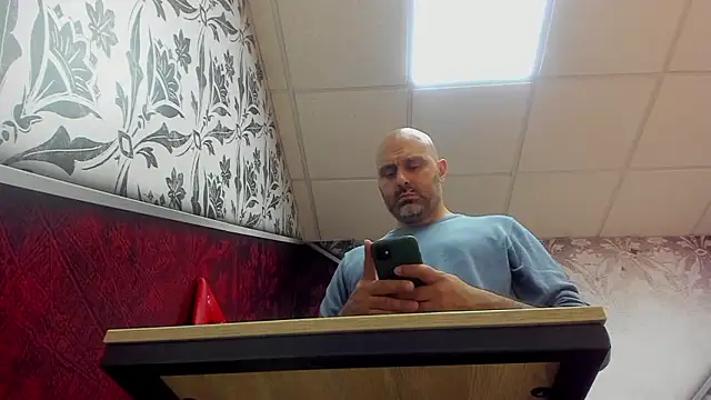 Snapshot of Gabriel_Harmant chatting on December 2, 2024, 1:41 pm Gabriel Harmant online show from December 2, 2024, 1:41 pm