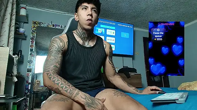 Nickhot0609 online show from February 18, 2026, 3:26 am